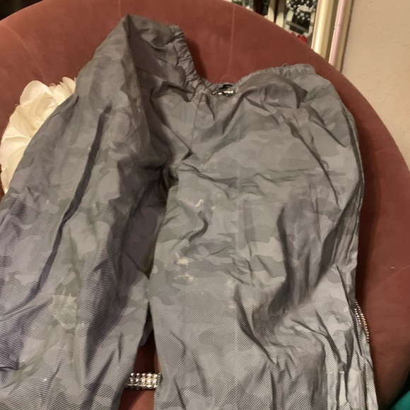 Reflective Fluorescent Joggers - Picture 4 of 12